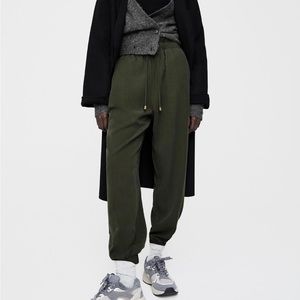 Zara jogger pants in size XS / colour: Khaki/ new with tag never worn
